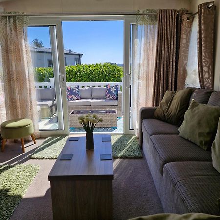 Beautiful 2 Bedroom Caravan, Holiday Park Tenby Saint Florence Luaran gambar