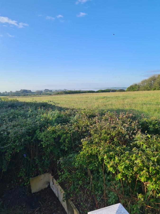 Beautiful 2 Bedroom Caravan, Holiday Park Tenby Saint Florence Luaran gambar