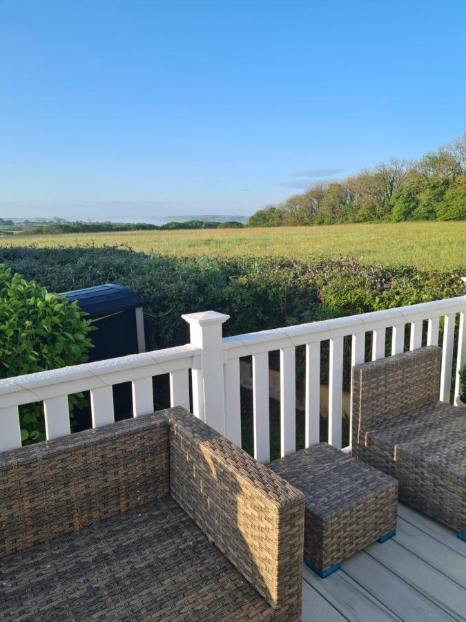 Beautiful 2 Bedroom Caravan, Holiday Park Tenby Saint Florence Luaran gambar